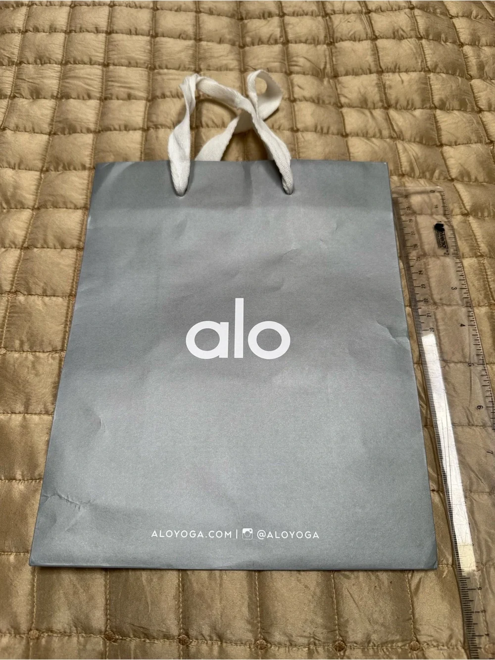 Alo Shopping Bag Gift Bag